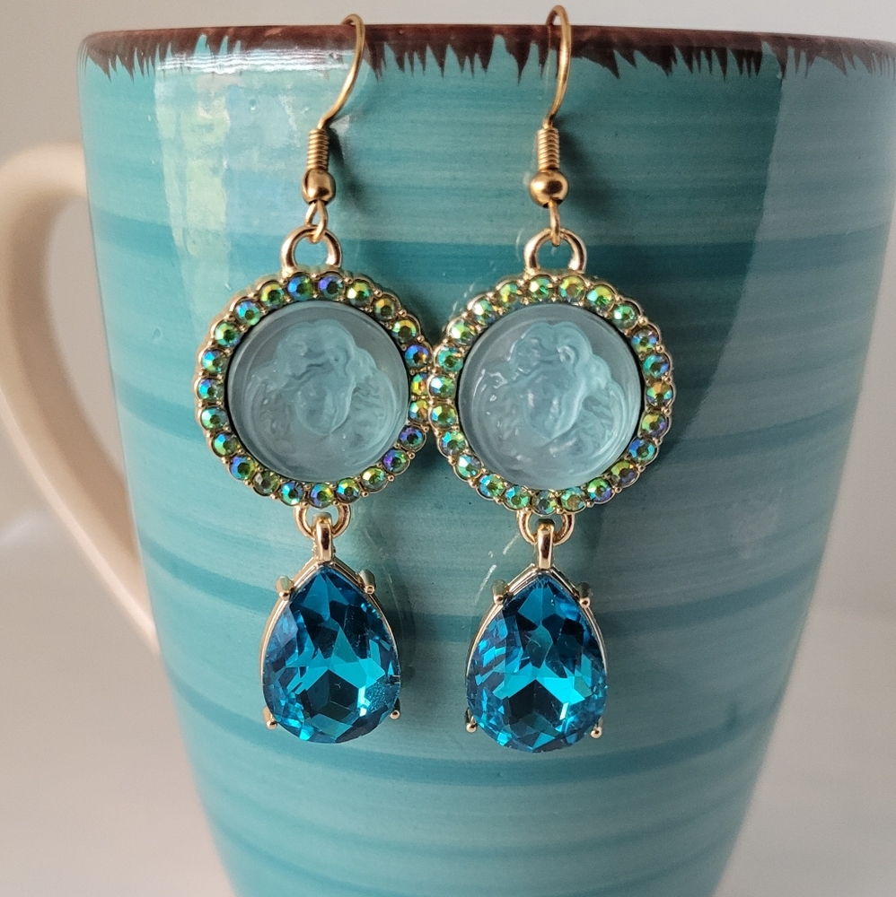 Blue Topaz Teardrop Crystal Earrings Angel Cameo Victorian Gold D…